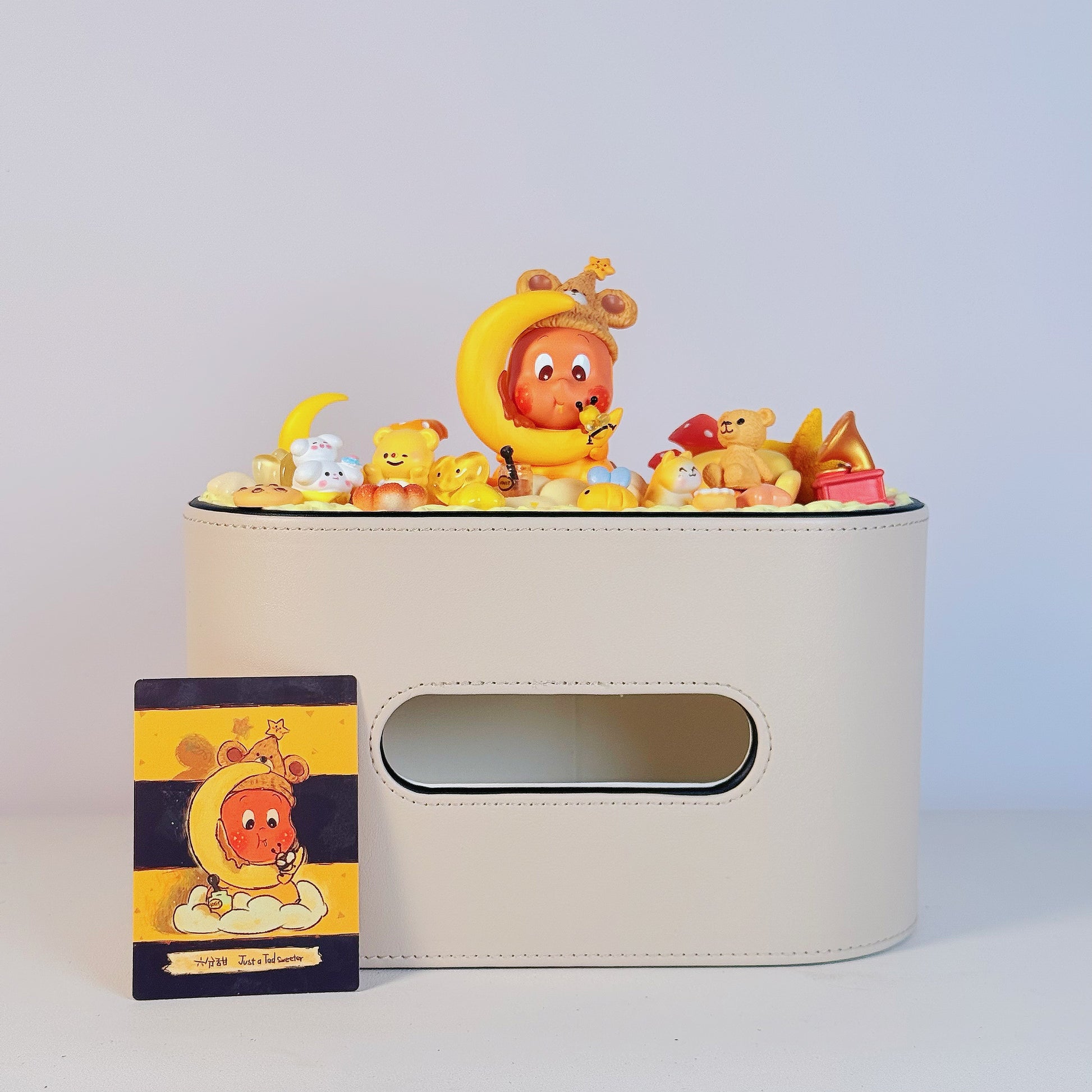 🧻 Leather-Wrapped Tissue Box – Decorated with Twinkle Twinkle Arttoy Design (Authentic from POP MART)
