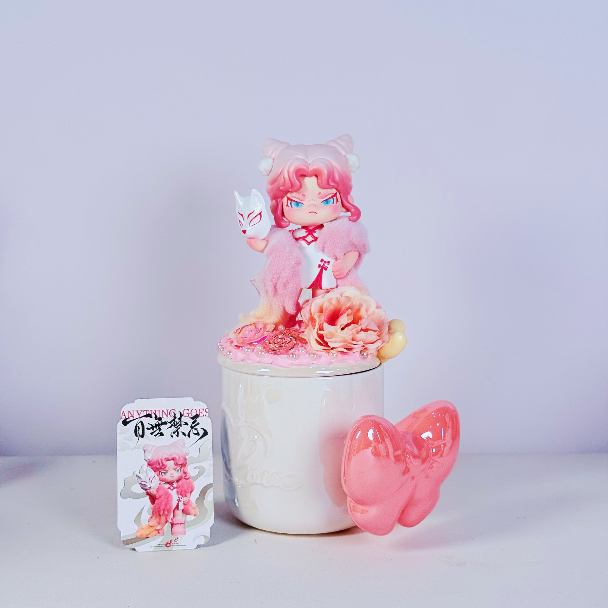 🎀 Bow-Themed Ceramic Cup – Decorated with Authentic Dora Arttoy