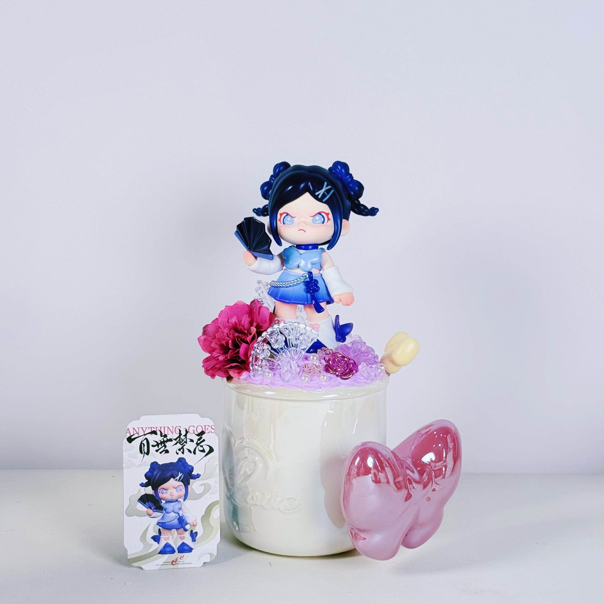 🎀 Bow-Themed Ceramic Cup – Decorated with Authentic Dora Arttoy