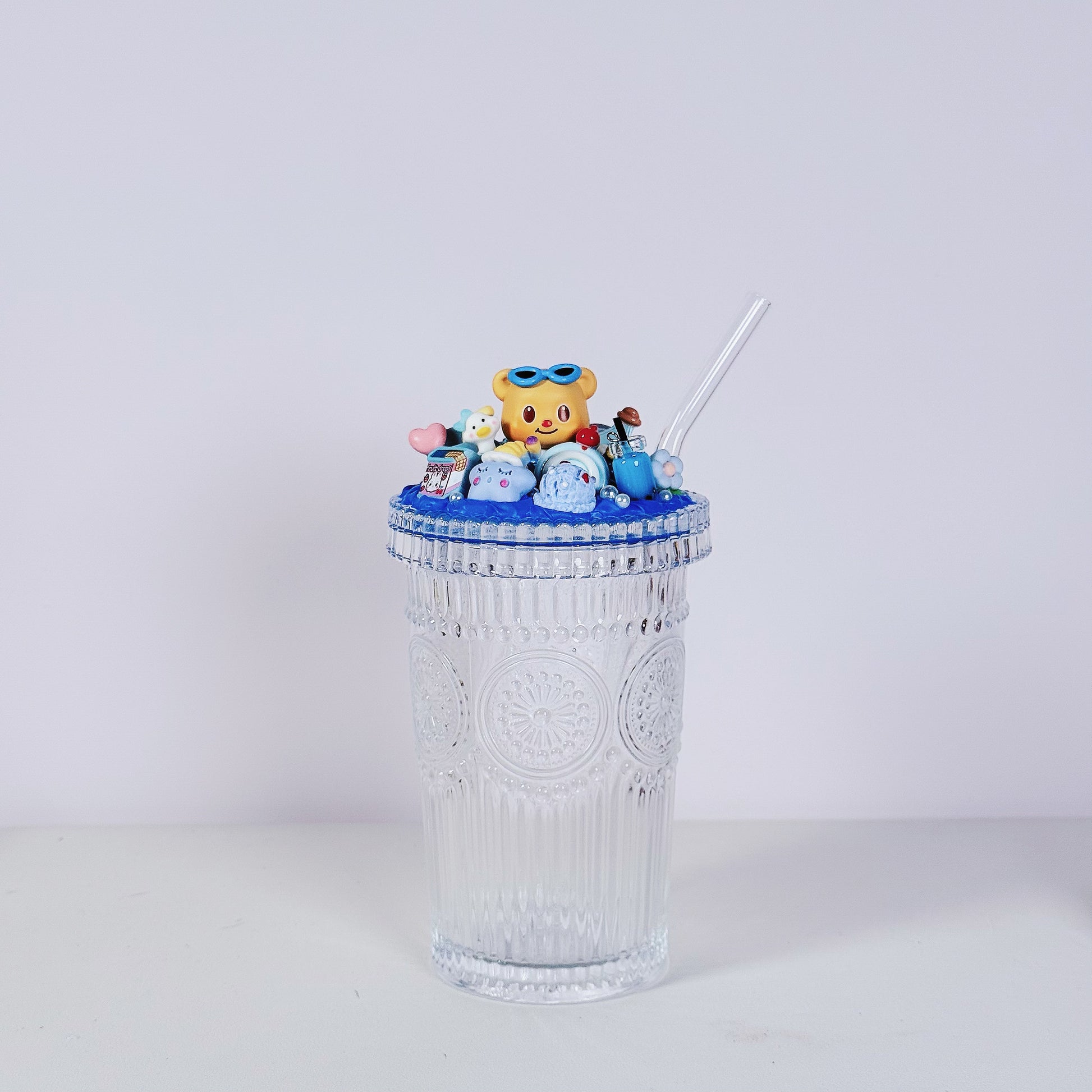 🧸 Mini clear glass – decorated with authentic Butter Bear figure