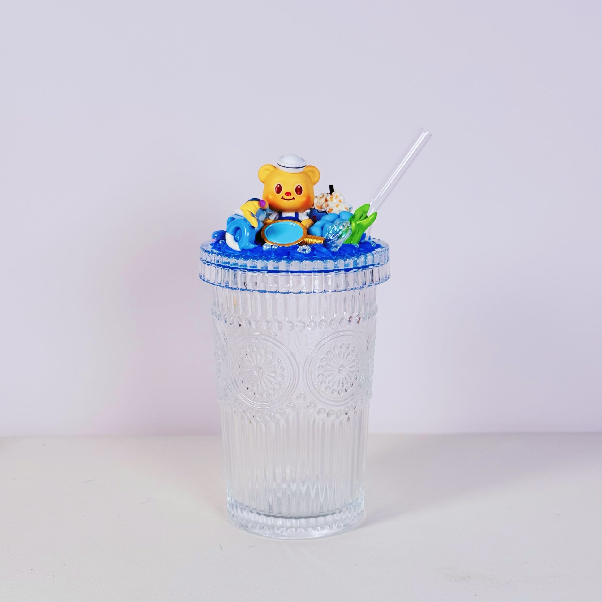 🧸 Mini clear glass – decorated with authentic Butter Bear figure