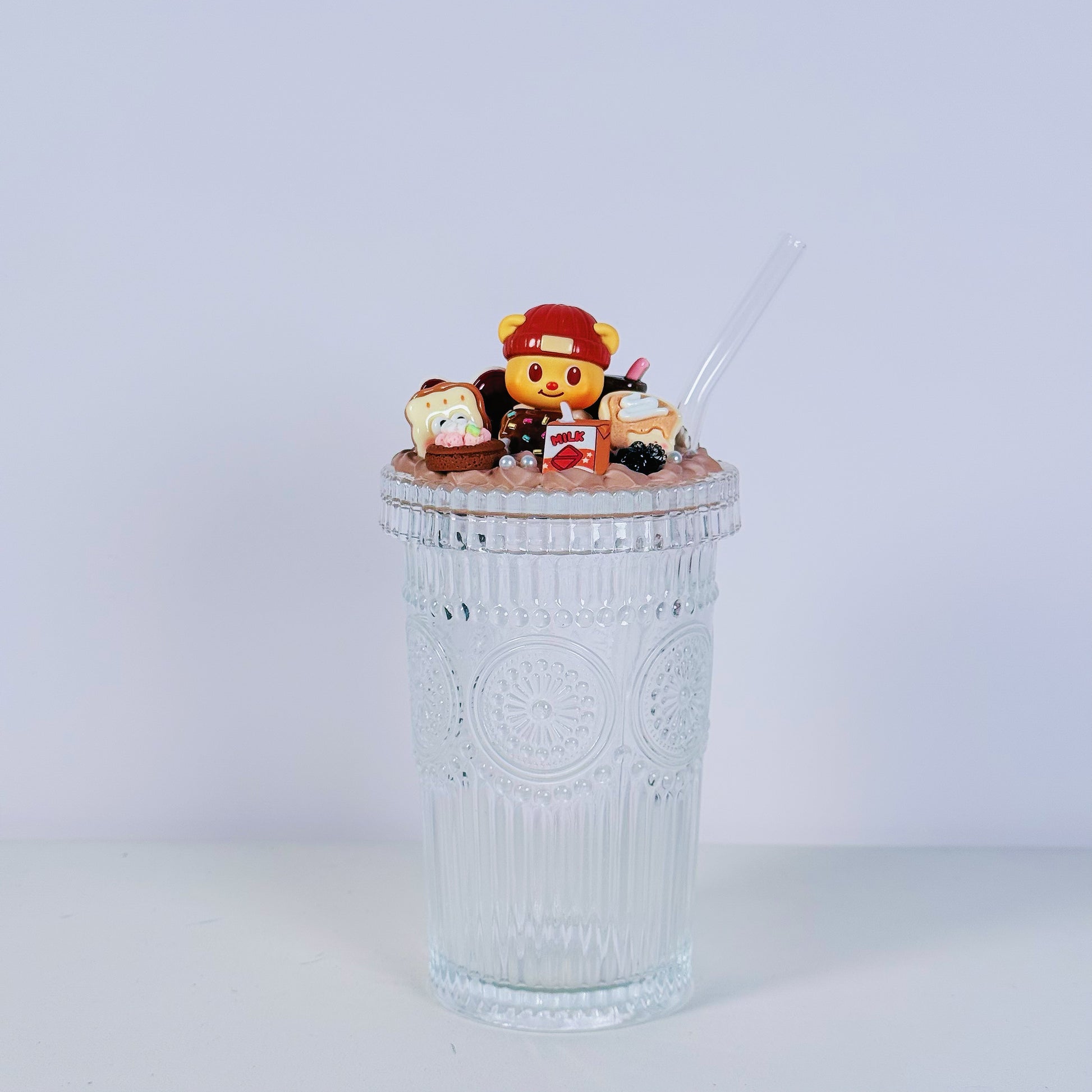 🧸 Mini clear glass – decorated with authentic Butter Bear figure