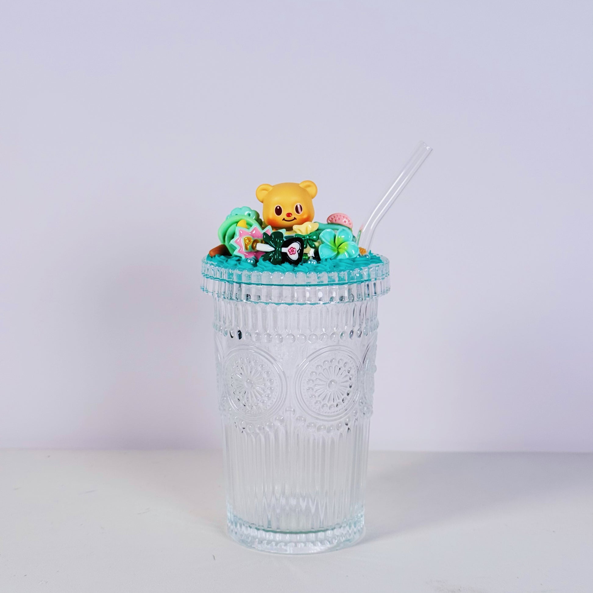 🧸 Mini clear glass – decorated with authentic Butter Bear figure